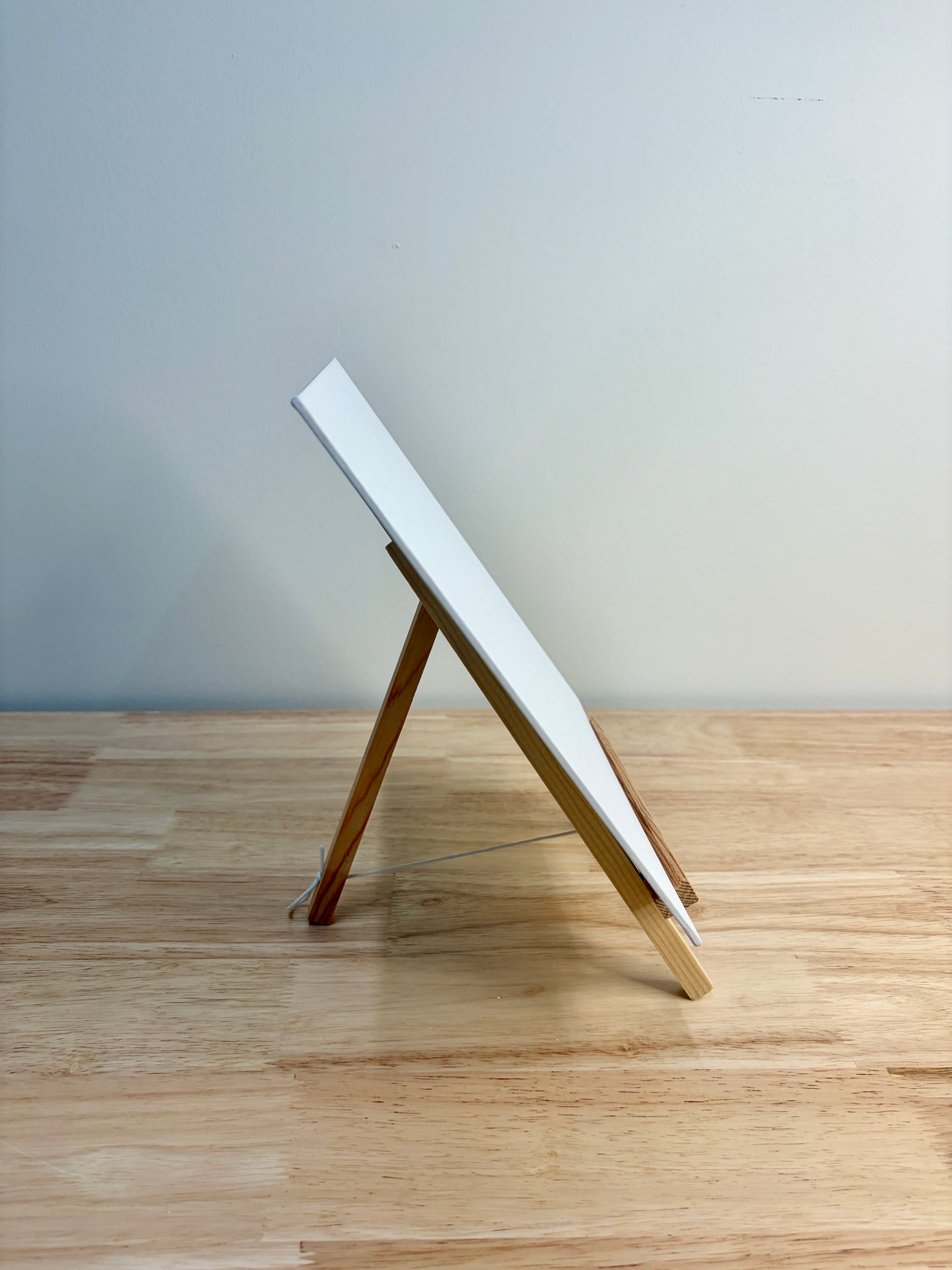 Easel